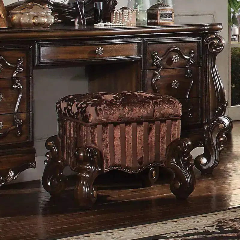 Chaise décorative — Finition cerisier et chêne