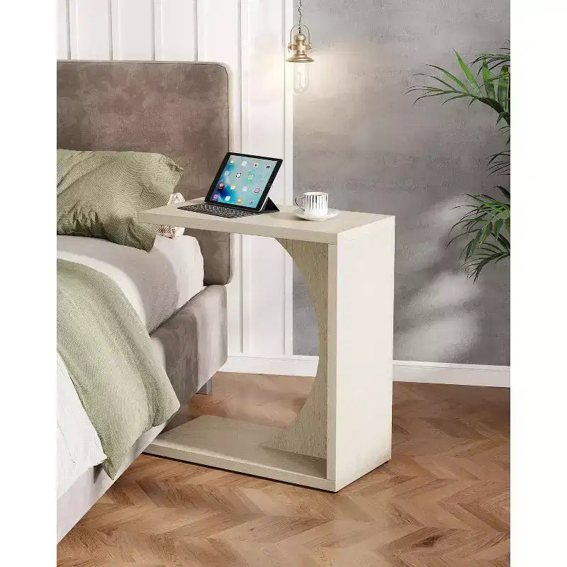 Table d'appoint en C