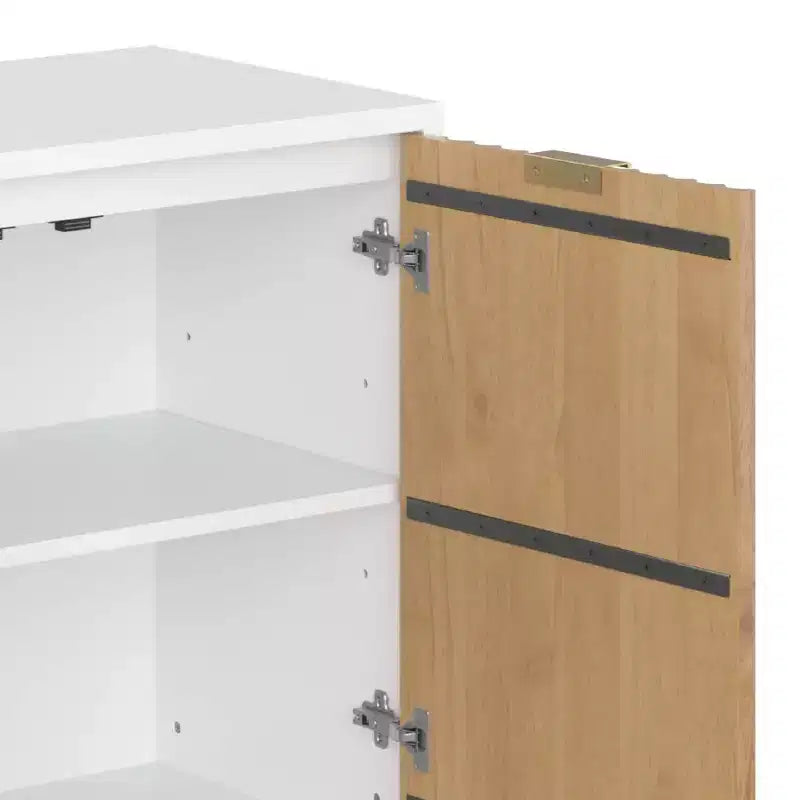 Meuble de rangement en bois rainuré avec porte