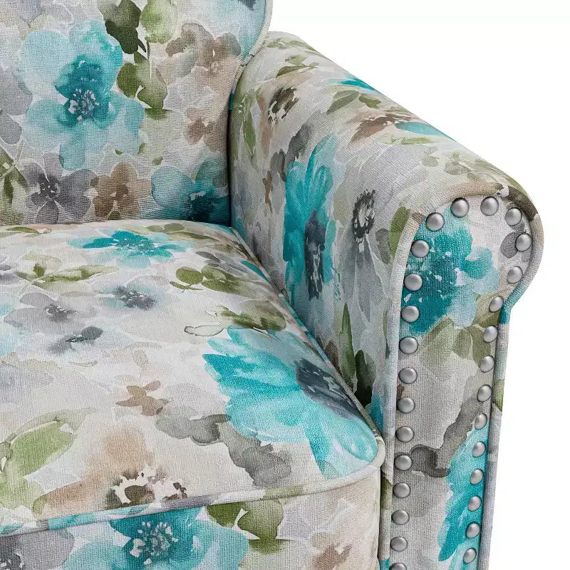 Fauteuil traditionnel à accoudoirs arrondis
