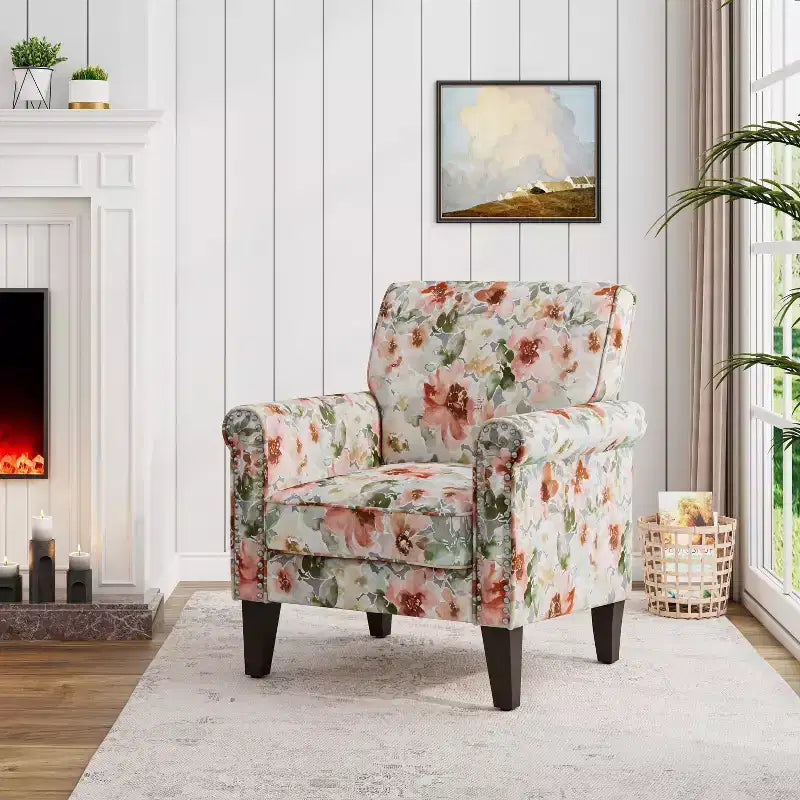 Fauteuil traditionnel à accoudoirs arrondis